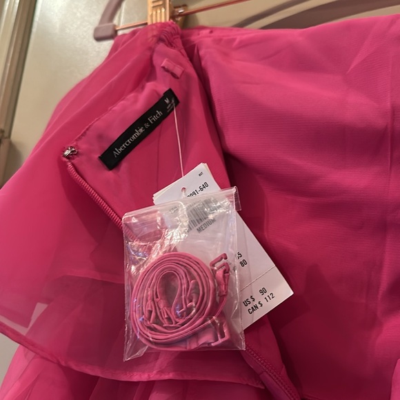 NWT Ruffle Mini Dress - Picture 4 of 4